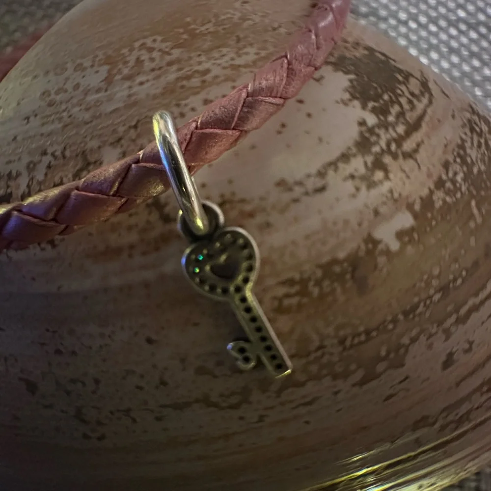 Pandora Leather Pink Bracelet with Key Charm - Picture 5 of 11